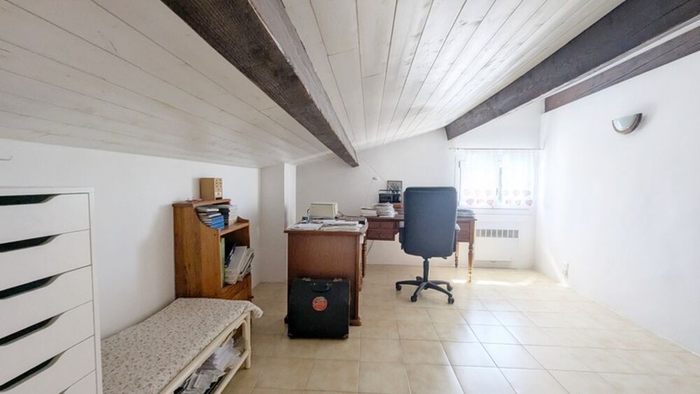 à vendre  Maison Eyguières (13430)