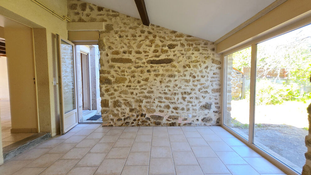 MAISON EN PIERRE 6P AVEC GRANGES ET JARDINS - CALME ET CAMPAGNE