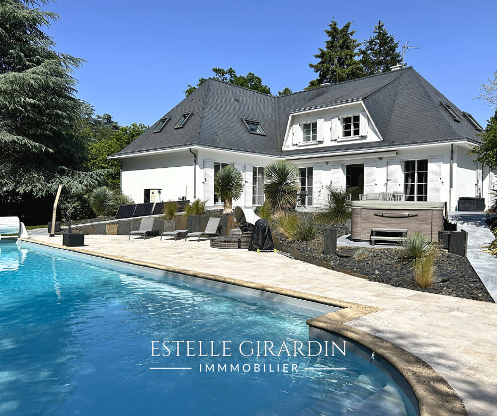 à vendre  Propriété/château Carquefou (44470)