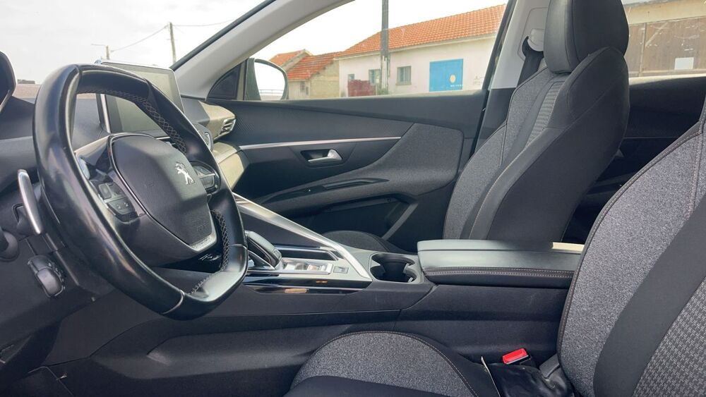 3008 II 1.5 BlueHDi 130 EAT8 Active Business - Automatique 2019 occasion 17320 Marennes Hiers Brouage
