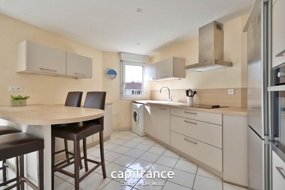 SAINT GENIS LES OLLIERES - Appartement T3 avec grande terrasse, garage et cave
