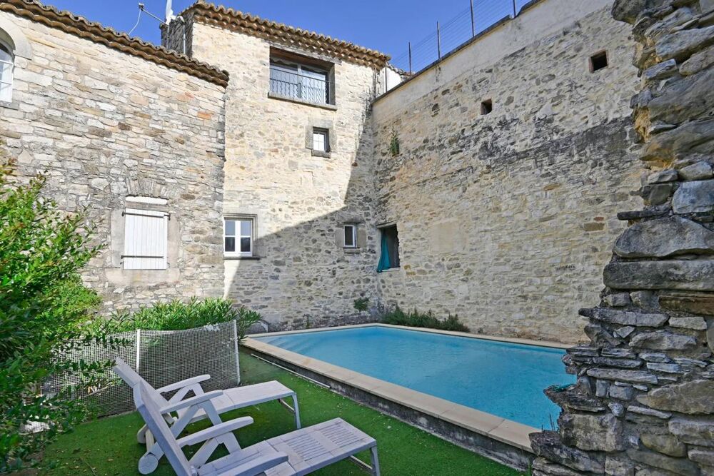 Maison de 12 pièces de 231 m² à Saint-Jean-de-Ceyrargues