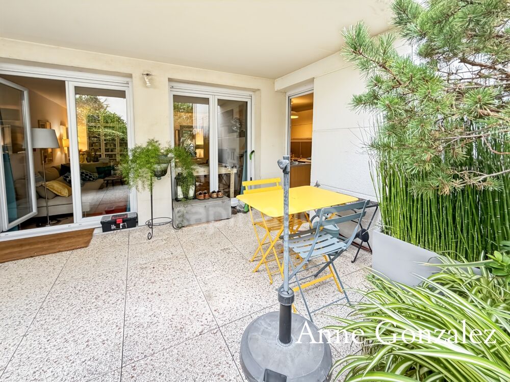 ORLEANS CENTRE derrière la médiathèque et proche de la gara à vendre el appartement T3 avec terrasse, jardin privatif clos et ar
