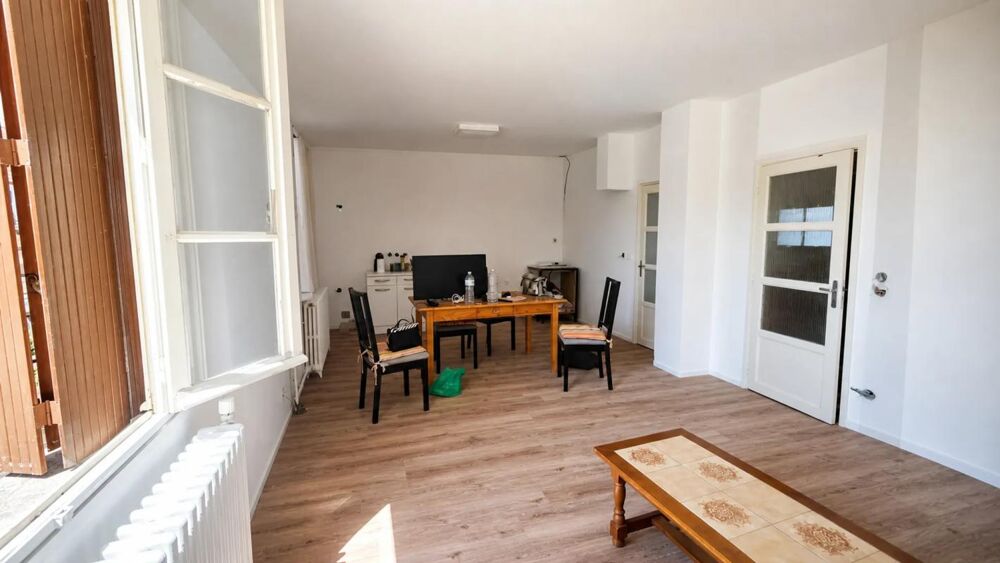 Grande maison familiale sur 968 m² avec double garage