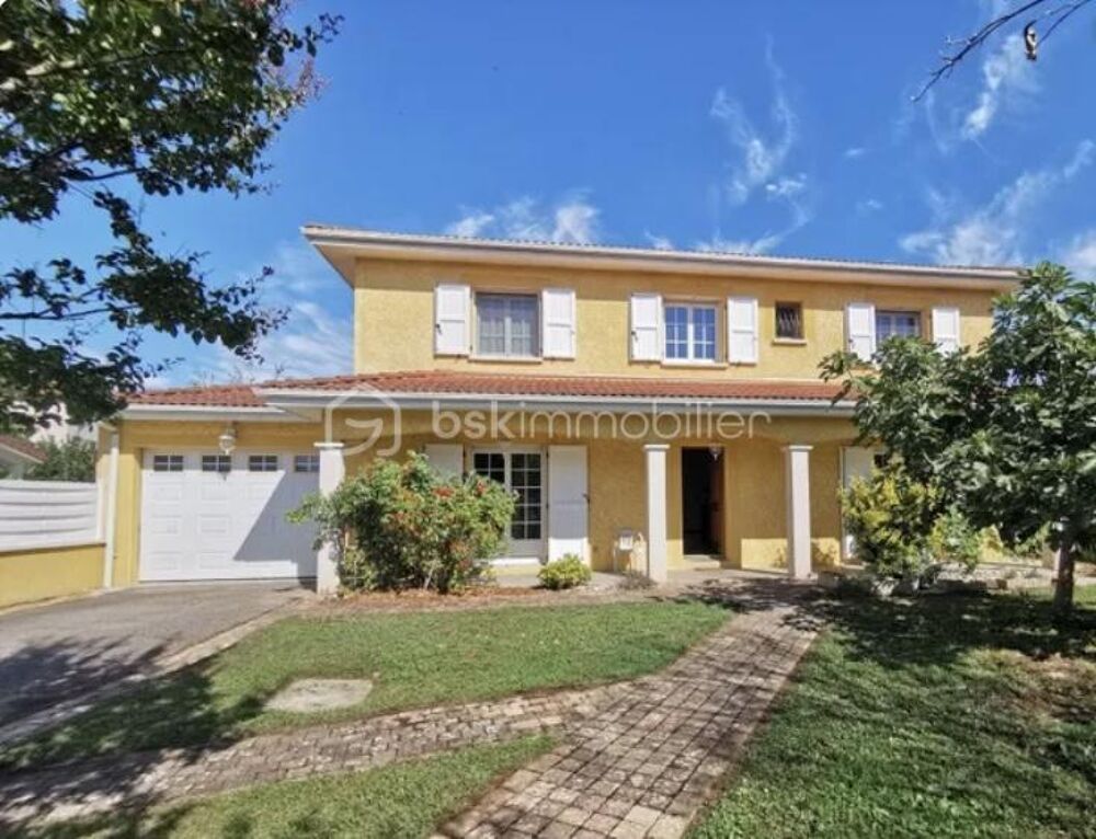 Villa familiale 9 pièces  230 m²  La Verpillière