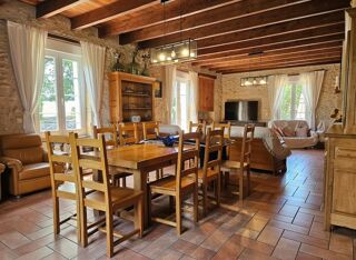  Propriété/château à vendre 8 pièces 260 m²