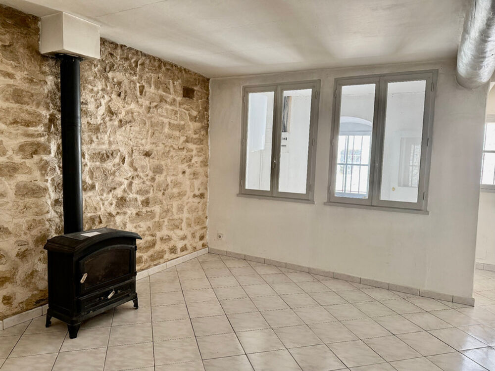 Maison de village 2 niveaux  Hameau calme Aix-en-Provence  Charme + Potentiel