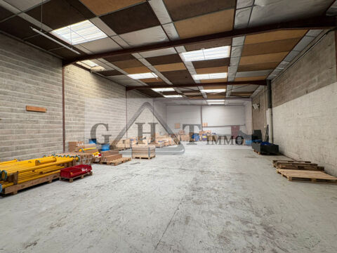 ENTREPOT 420 M² A LOUER A VAUX LE PENIL 2650 77000 Vaux le penil