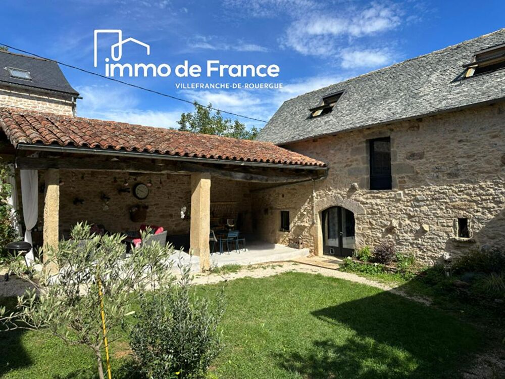 Corps de ferme, maison 3 chambres de 162 m², 2 gîtes sur 130 m², piscine, terrain de 5000 m²