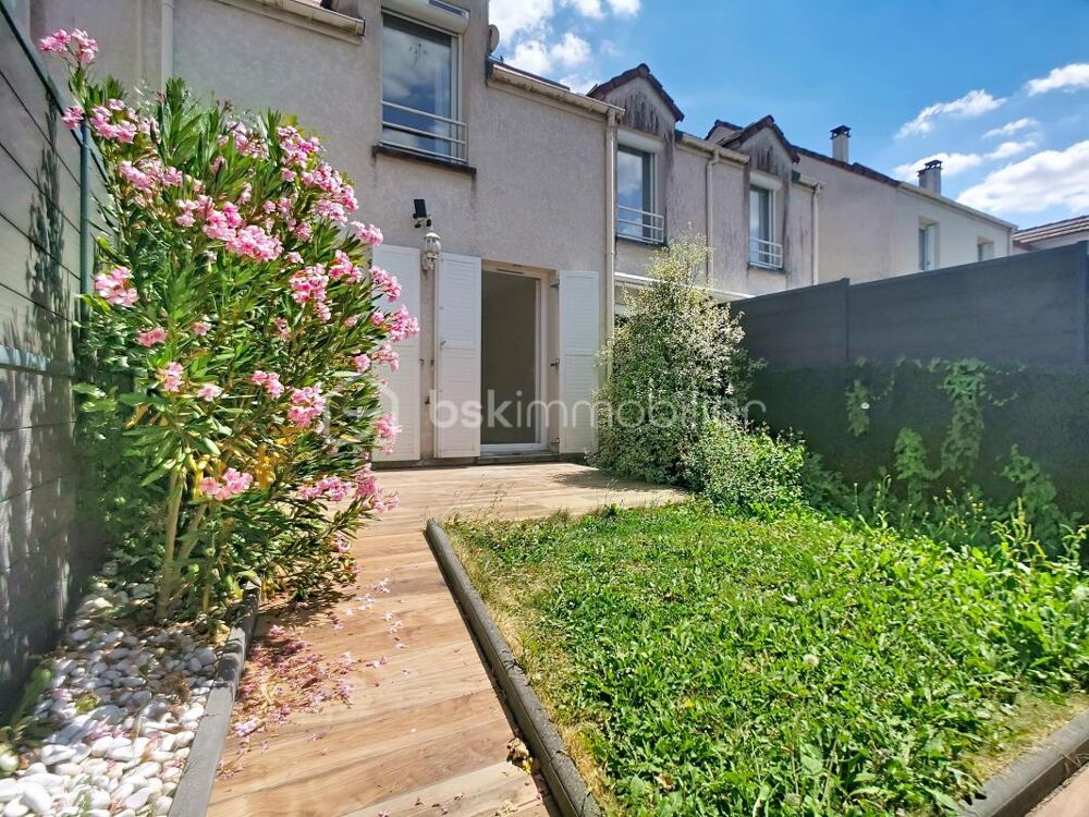 Maison de ville traversante I 85m² I Serris bourg