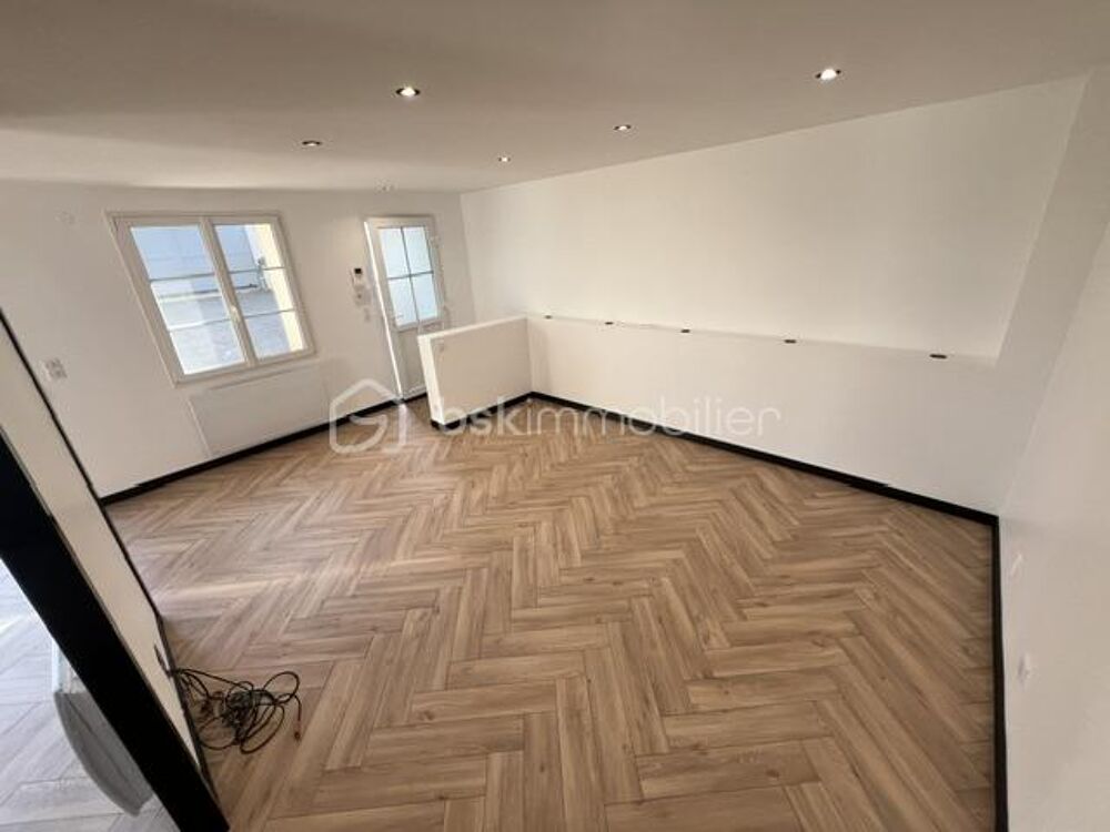 Magnifique longère-briarde en L, offrant 153m2 de charme/volume et robustesse + terrasse privative = vrai coup de coeur !!!
