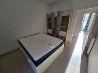  Appartement à louer 4 pièces 65 m²
