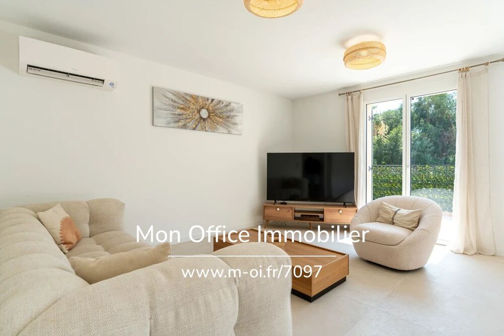 à vendre  Appartement Grimaud (83310)
