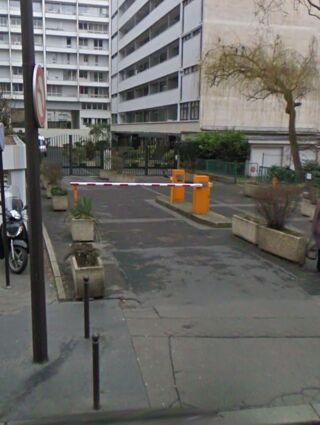  Parking / Garage à louer 1 pièce 10 m²