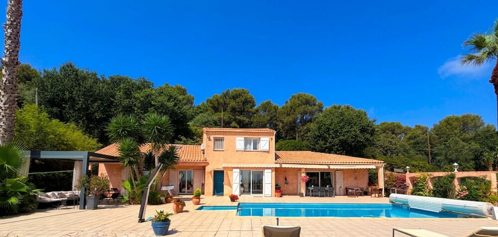 Maison 6 pièces 230 m² · à Six Fours les Plages · 230 m² · 1 190 000 €