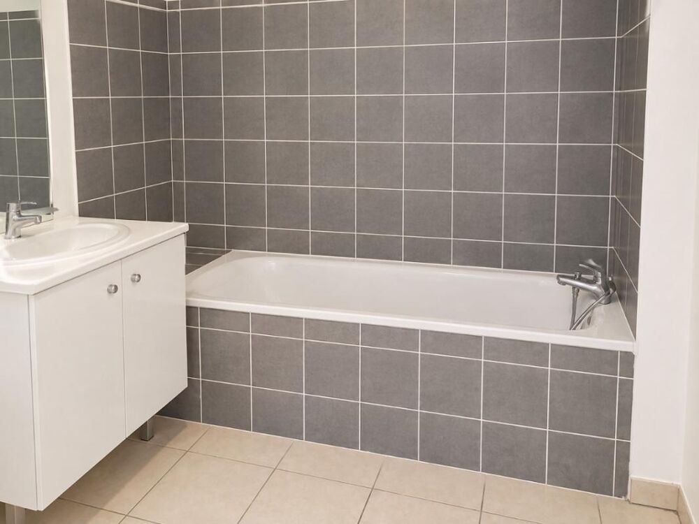 Location Appartement Appartement avec parking et balcon à LA SEYNE SUR MER La seyne sur mer