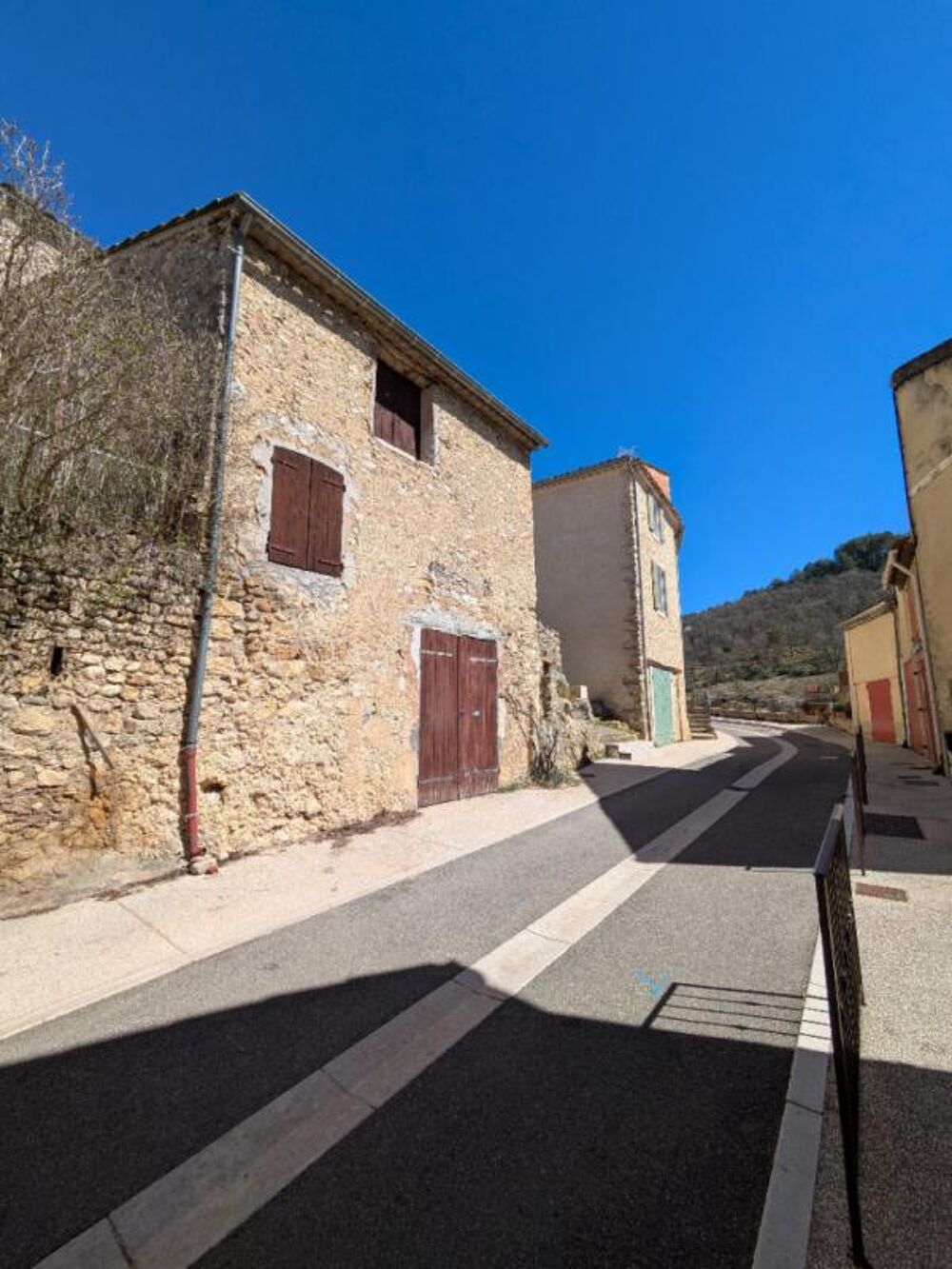 Maison de village à restaurer sur Saint Martin De Bromes 90 m2
