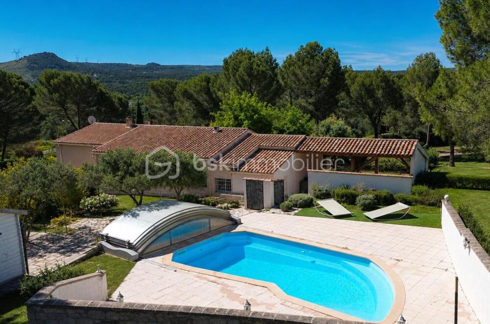 Maison de plain-pied 155 m² + 140 m² de dépendances - Calme - Vue