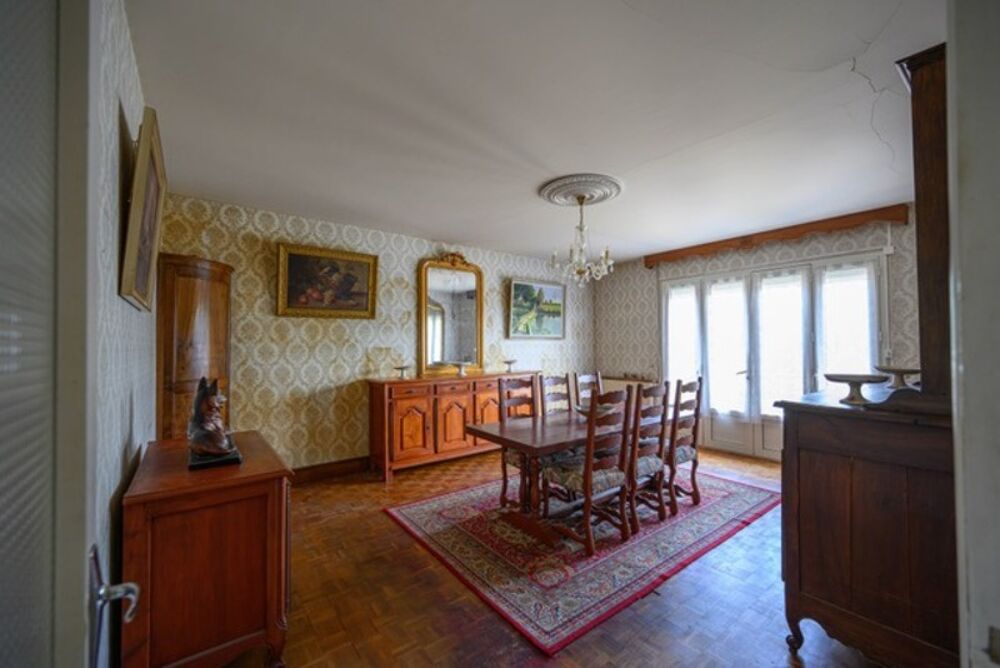 Maison 9 pièces 179 m² · à Ruelle sur Touvre · 179 m² · 191 000 €