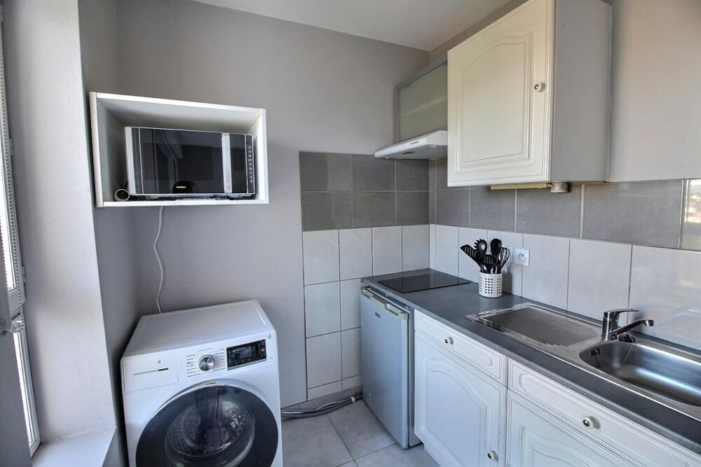 Location Appartement EN EXCLUSIVITÉ  SAINT-ÉTIENNE 42100 RUE CROZET BOUSSINGAULT  LOCATION STUDIO MEUBLÉ DE 27 m² AVEC BALCON Saint etienne