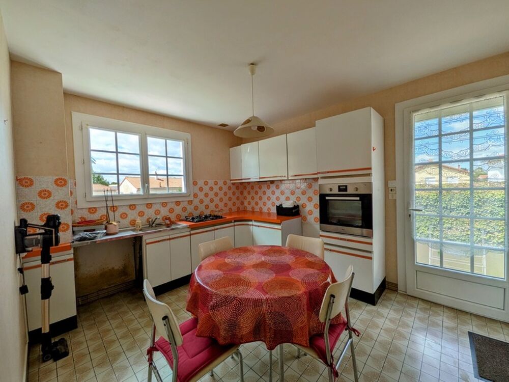 Vente Maison Maison à vendre 110m² SAINT PIERRE DES ECHAUBROGNES (79) Saint pierre des echaubrognes