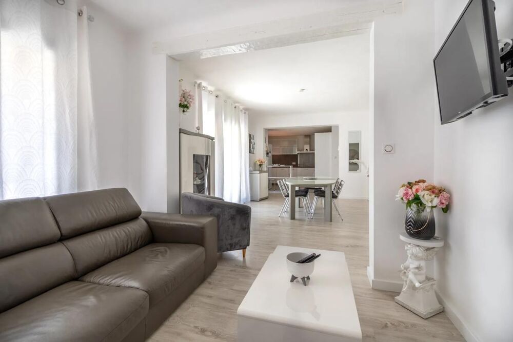 Vente Villa CARCÈS – VILLA FAMILIALE RÉNOVÉE AVEC PISCINE Carces