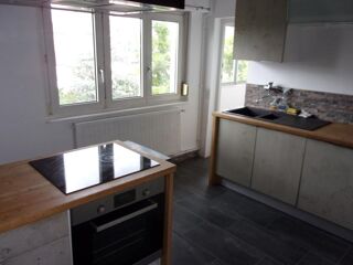  Appartement à louer 3 pièces 77 m²