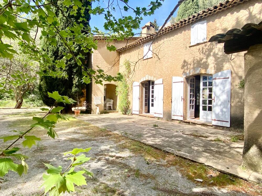 Maison Le Revest Les Eaux 10 pièce(s) 399 m2