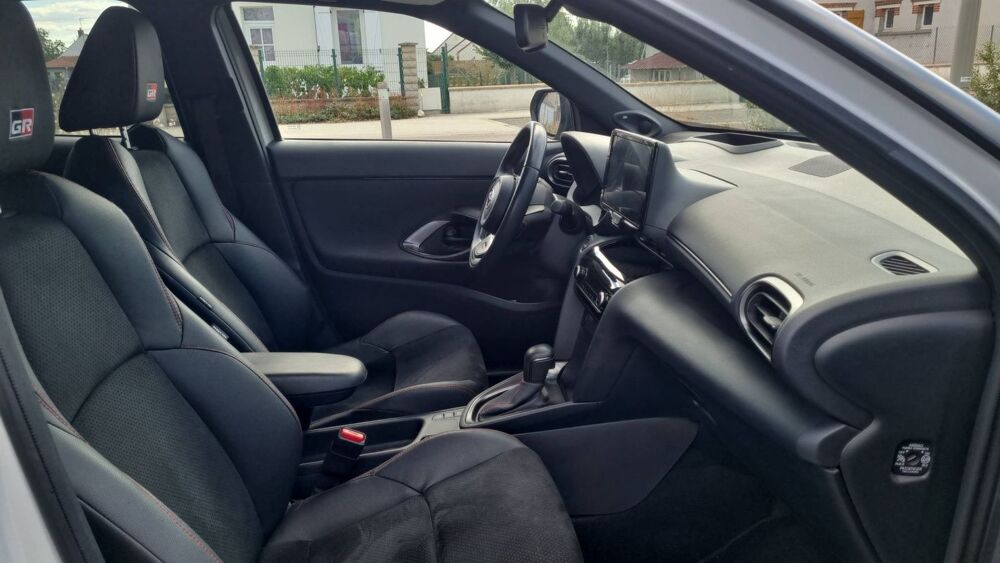 Yaris Cross 1.5 VVT-i 116 Hybrid E-CVT GR Sport - Automatique Entretien 2023 occasion 45200 Montargis
