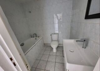  Appartement à louer 4 pièces 99 m²