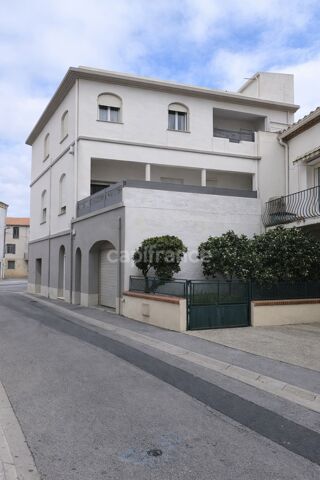  Immeuble à vendre 15 + pièces 362 m²