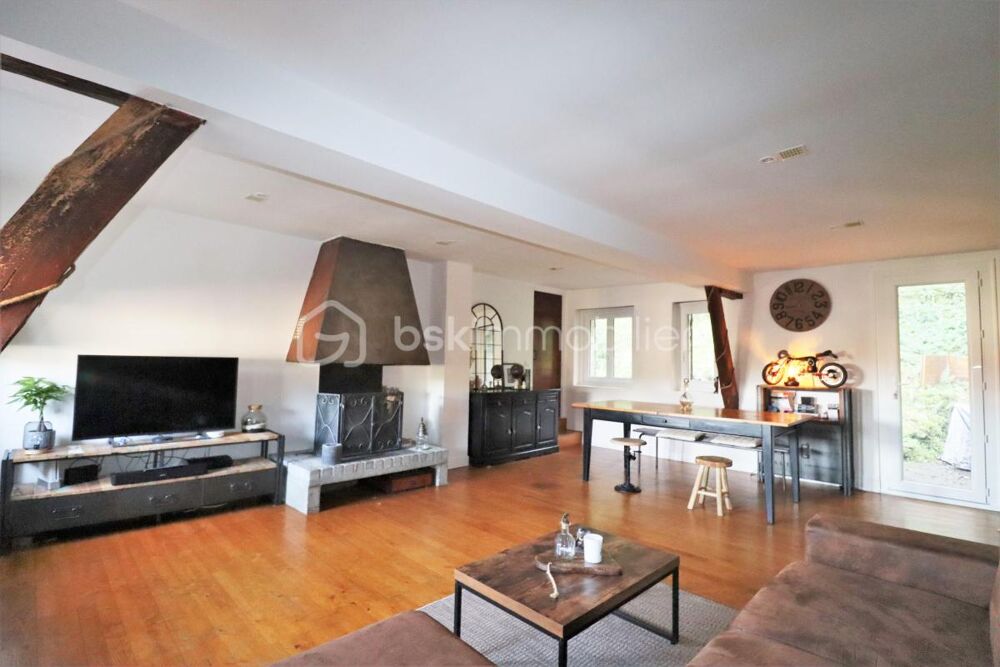 APPARTEMENT EN DUPLEX ( 3 pièces 91m²) AVEC JARDIN ET PLACE DE PARKING PRIVATIVE