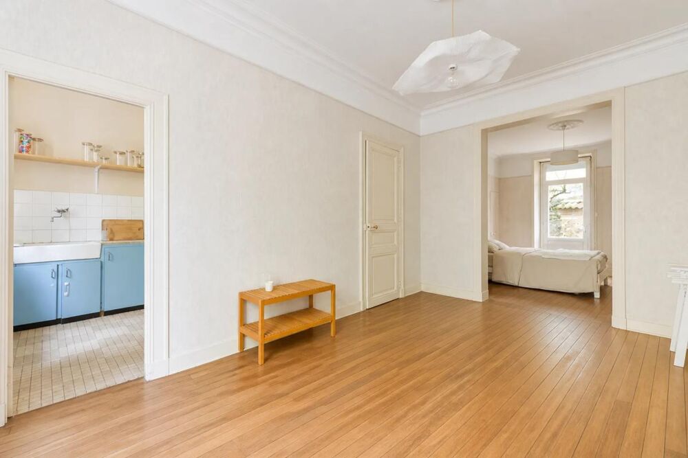 Appartement 2 pièces de 49 m² à Nantes quartier Talensac avec cour arborée