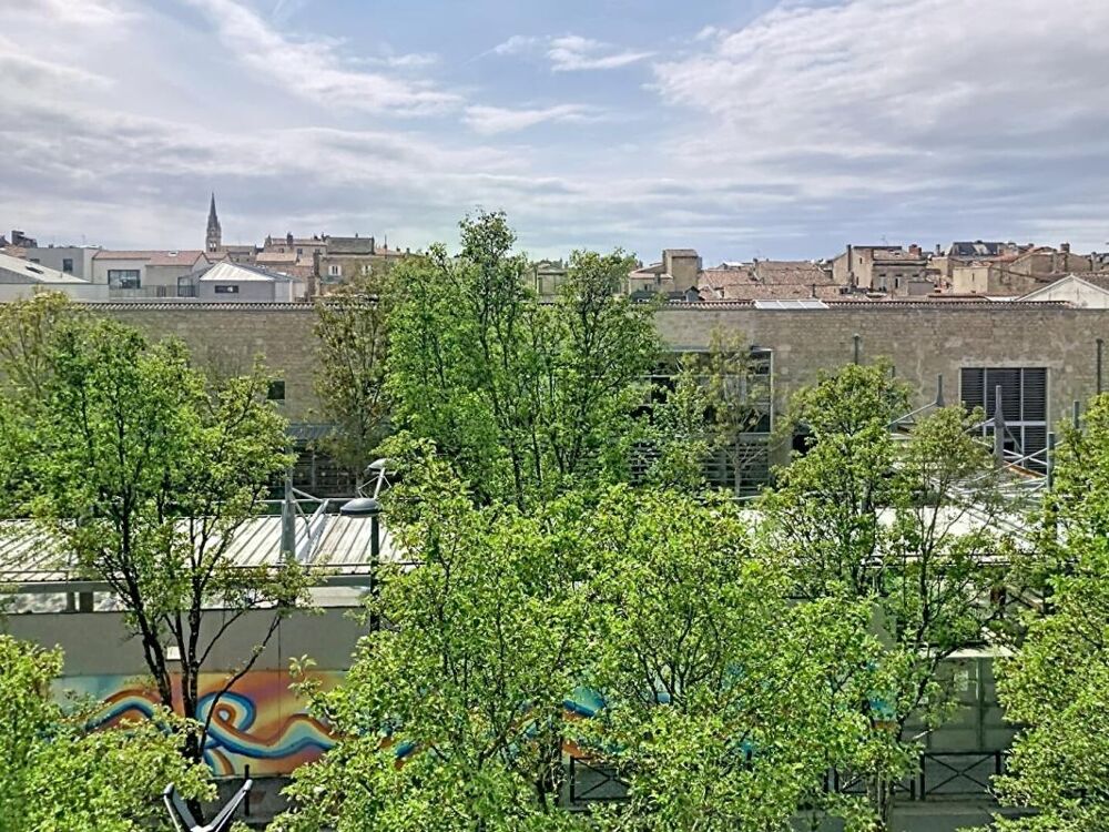 Vente Appartement Appartement T3 lumineux avec deux loggias et parking aux Chartrons Bordeaux