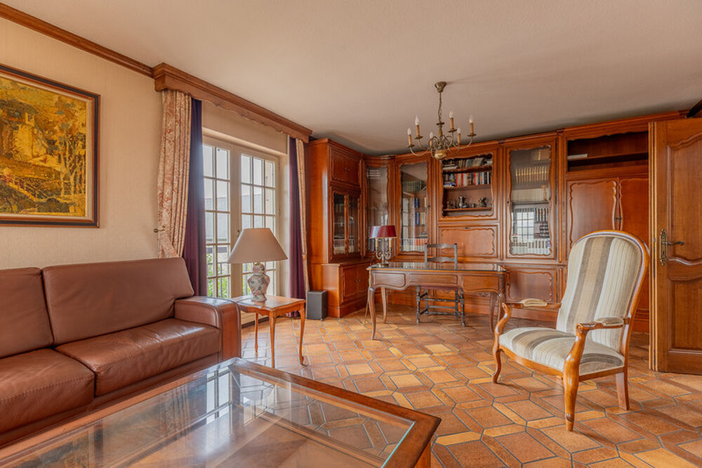 SUPERBE PROPRIETE FAMILIALE 270 M2 TERRAIN 19 ARES CLOS