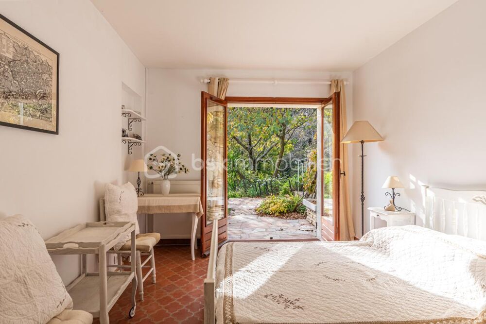 à vendre  Propriété/château Méounes-lès-Montrieux (83136)