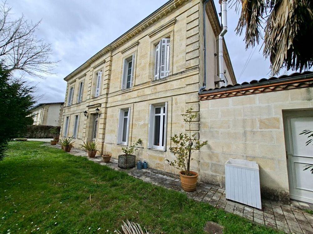 à vendre  Propriété/château Saint-Laurent-Médoc (33112)