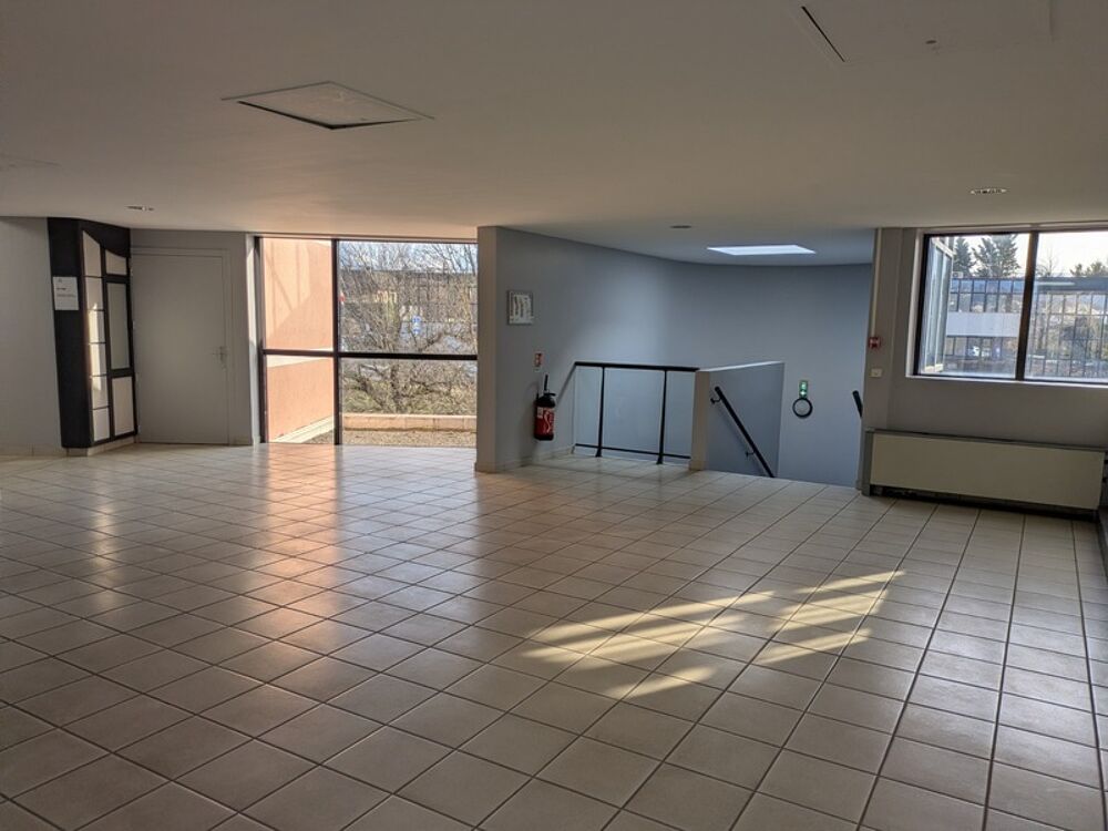  Local/bureau à louer BARBERAZ (73) 154 m² 