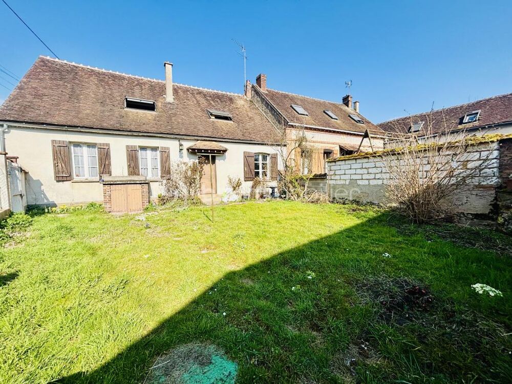 ? BAISSE DE PRIX  145 000 €  Maison 117 m²  3 chambres  Vie de Plain-pied