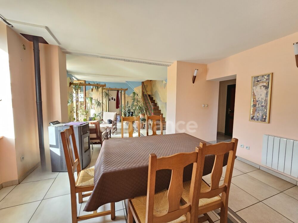 Maison à vendre 7 pièces PANISSIERES (42)