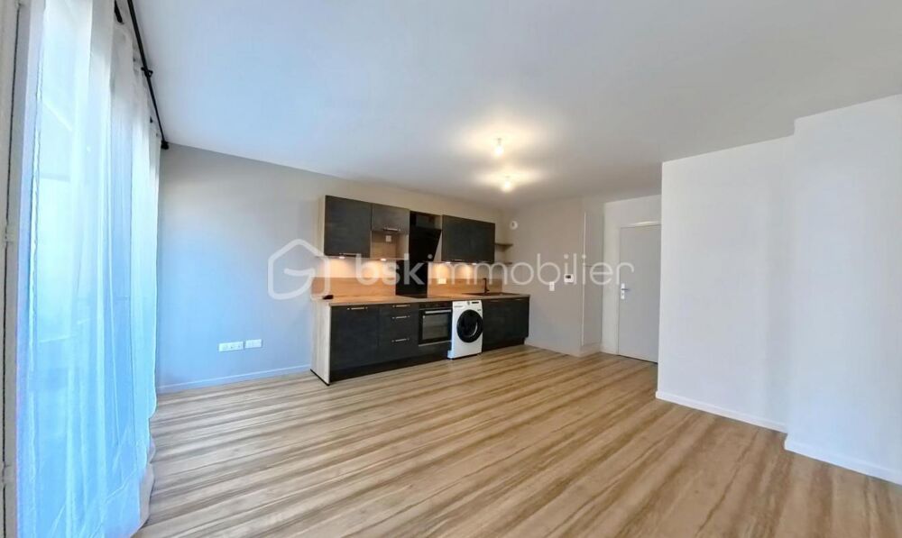Appartement neuf et lumineux avec balcon et parking  Premier étage dune résidence récente et sécurisée