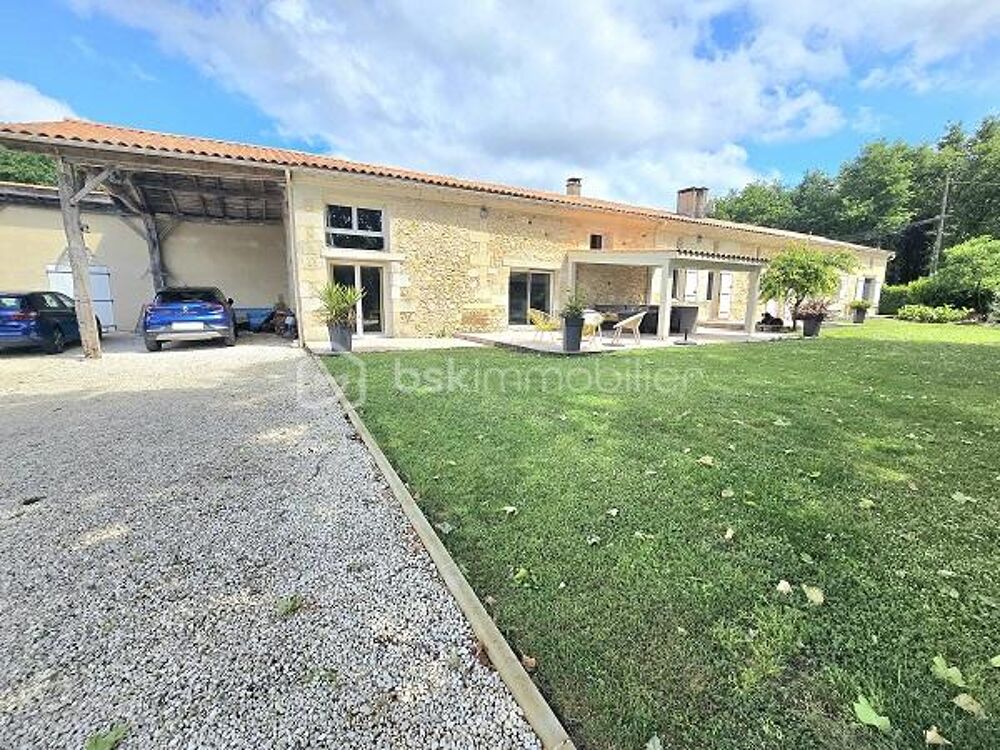 MAGNIFIQUE MAISON EN PIERRES RENOVEE DE 379 M2 AVEC 4 CHAMBRES, PISCINE SUR 1,8 HECTARES !!!