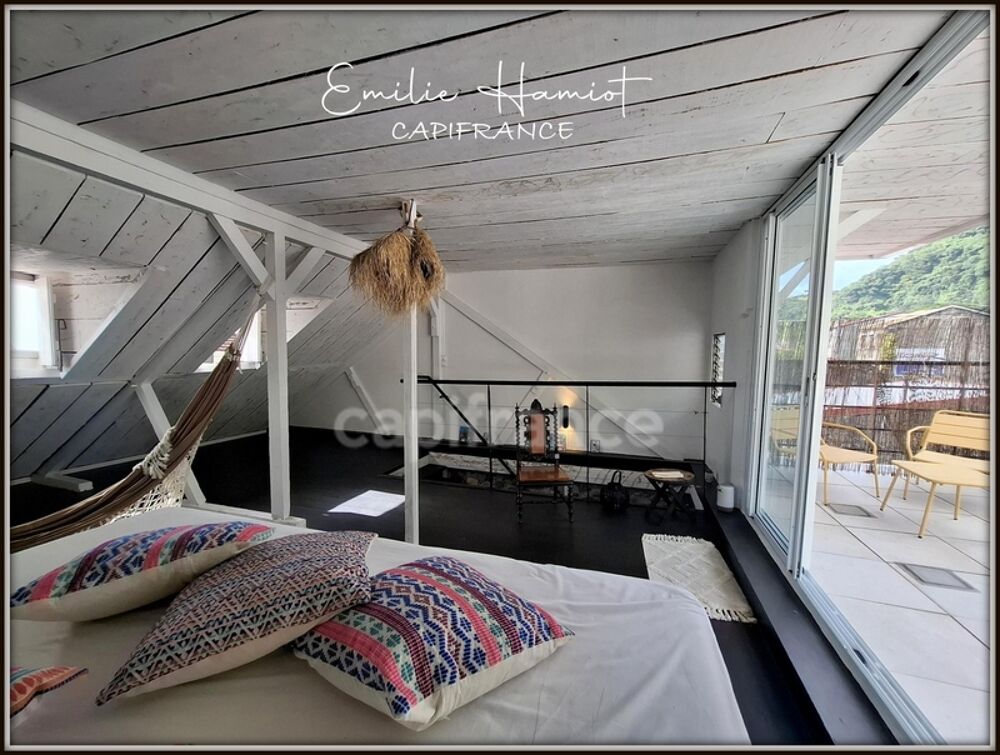 Vente Maison A vendre - Maison de Bourg Atypique et Rénovée – Vue Mer et Montagne – Saint-Pierre (972) Saint pierre