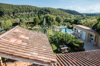  Villa � vendre 15 + pi�ces 340 m�