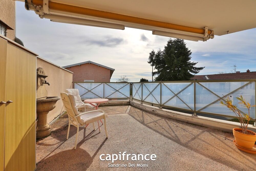SAINT GENIS LES OLLIERES - Appartement T3 avec grande terrasse, garage et cave