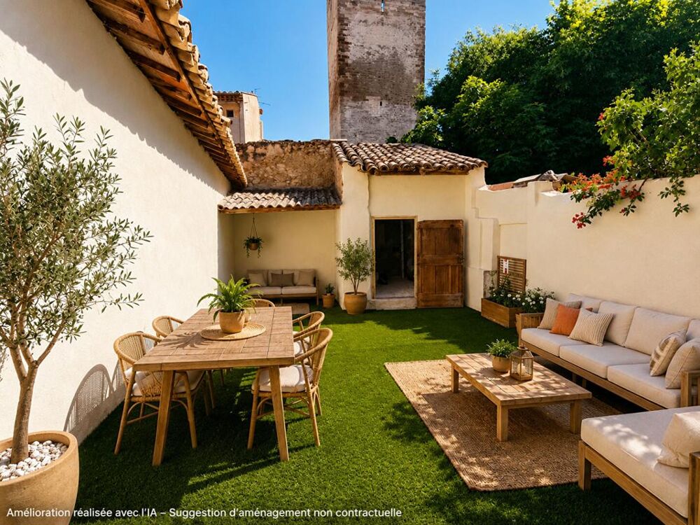 MONTEUX : MAISON DE VILLE RENOVEE AVEC EXTERIEUR ET GARAGE