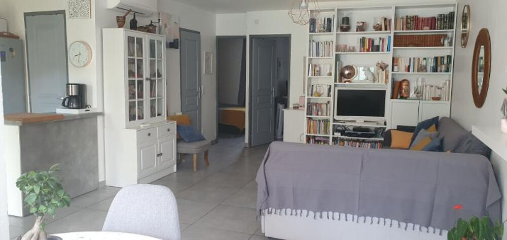 Vente Appartement Appartement Cogolin 2 pièce(s) 56.74 m2 Coup de Coeur dans quartier résidentiel  sécuriser avec place de parking situé en rez de Cogolin