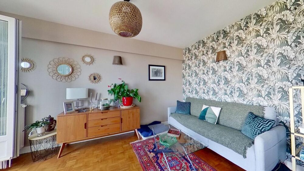À VENDRE  Appartement 3 pièces traversant et lumineux avec balcon aux portes de Paris
