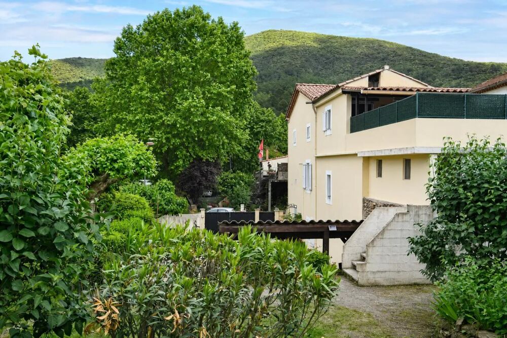 Maison de 7 pièces de 220 m² situé au Martinet