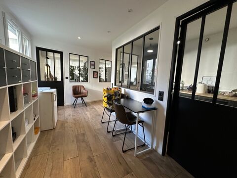   RARE ! MURS local bureaux RDC en très bon état à vendre LYON 8EME  (69) de 92 m², entièrement rénové récemment, en plein coeur d 